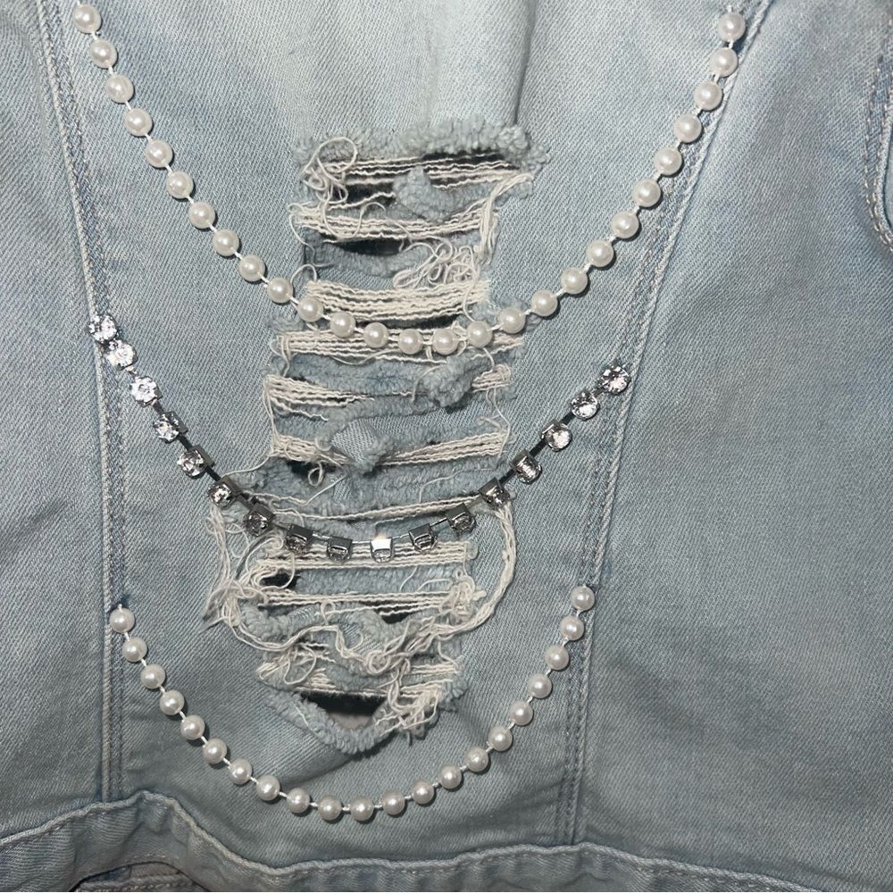 Gorgeous‎ Toddler distressed denim jacket with pearls and diamond string 4t - Picture 7 of 7